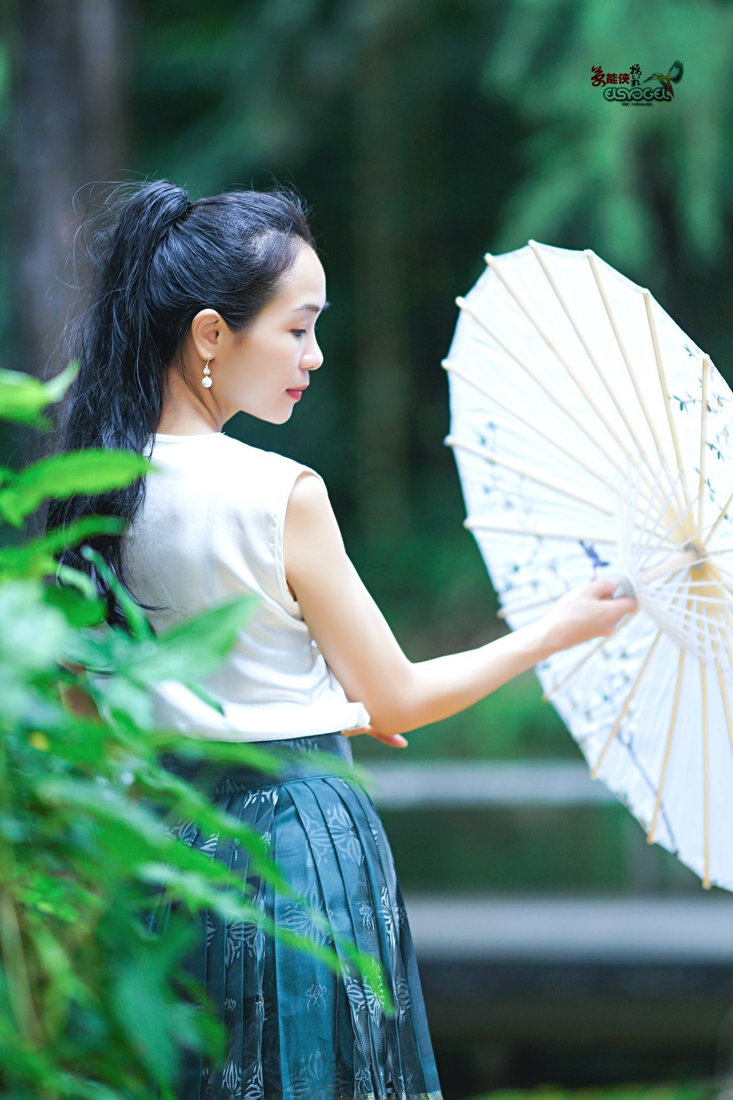 【天青色等烟雨】---小杨