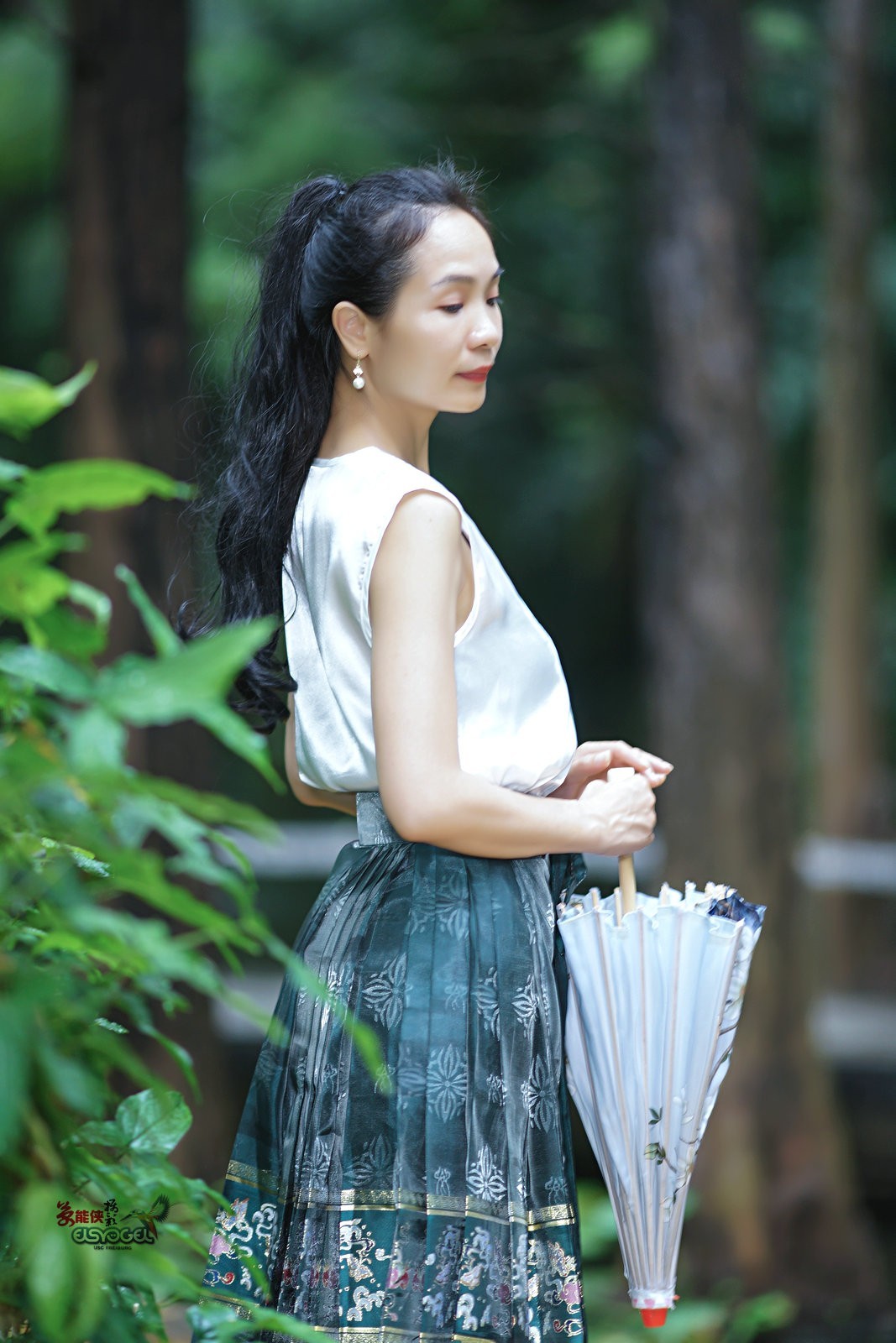 【天青色等烟雨】---小杨