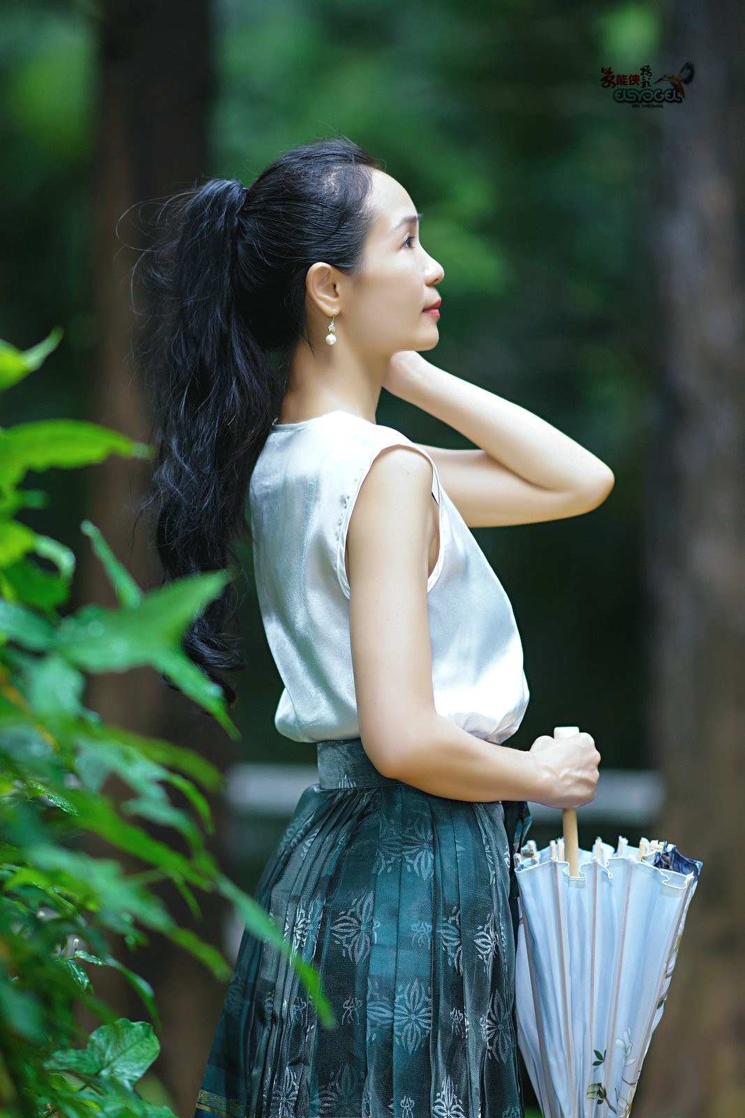 【天青色等烟雨】---小杨