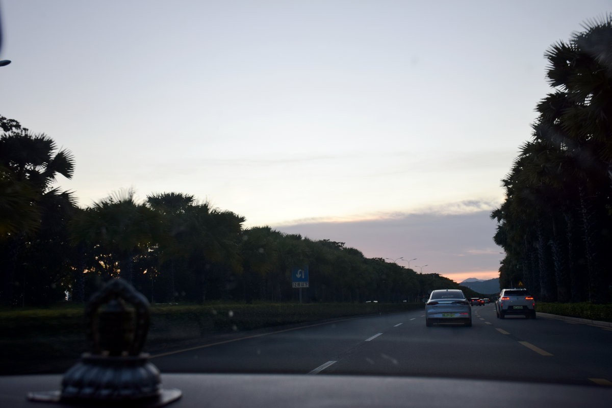 2024夏 海南环岛行（108）三亚湾的夜景