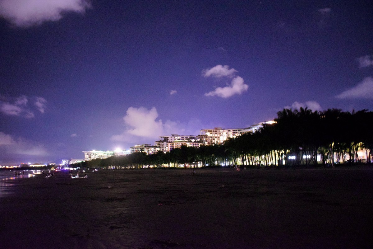 2024夏 海南环岛行（108）三亚湾的夜景