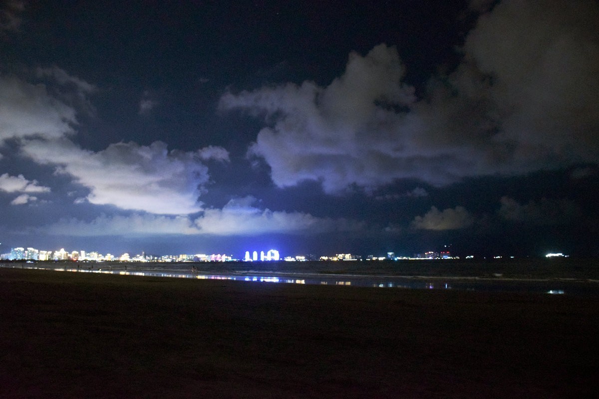 2024夏 海南环岛行（108）三亚湾的夜景