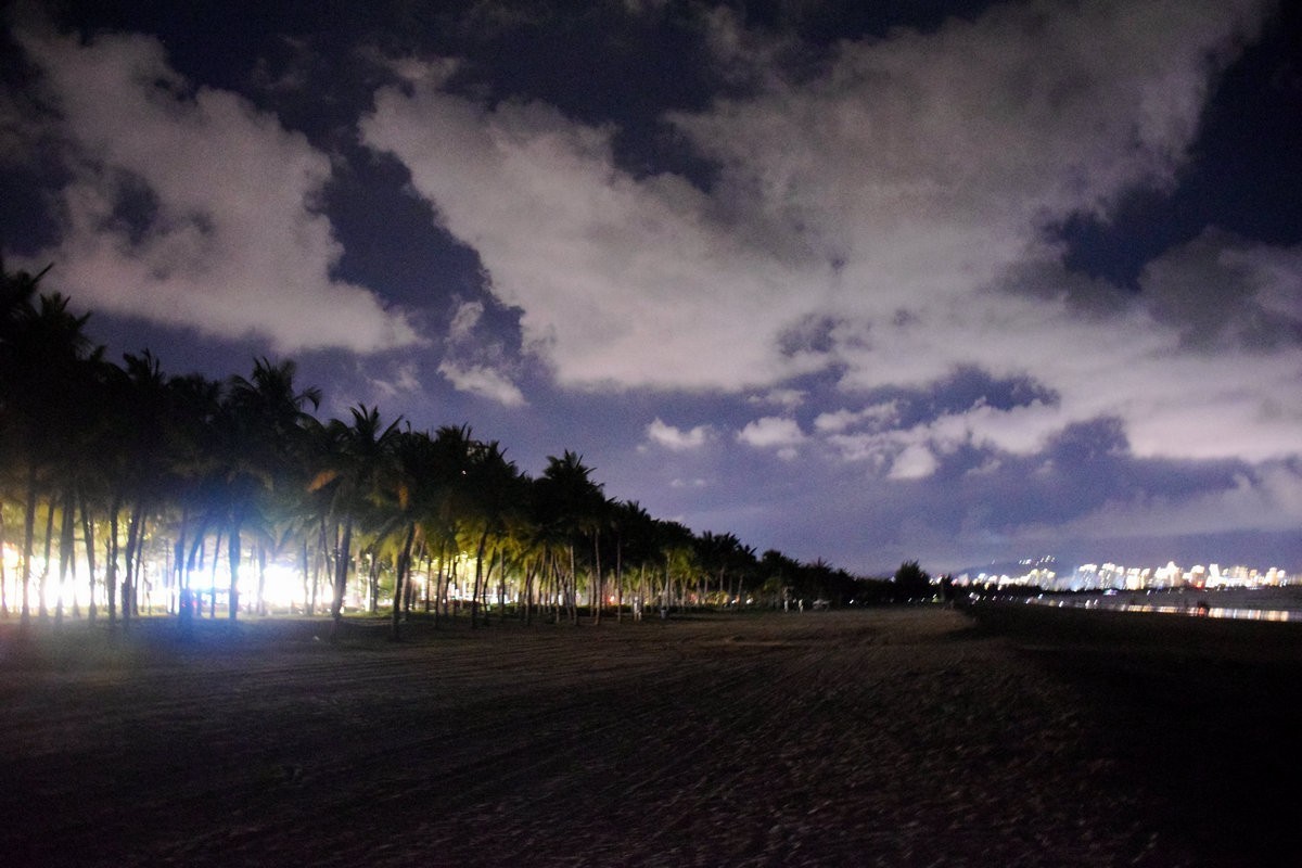 2024夏 海南环岛行（108）三亚湾的夜景