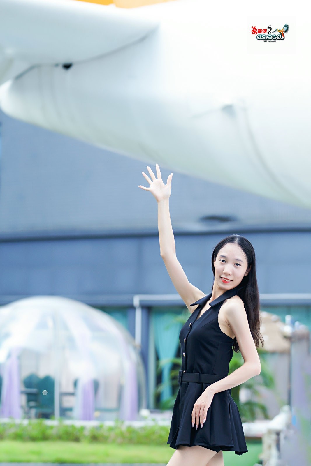 【飞机底部少女】---姗姗