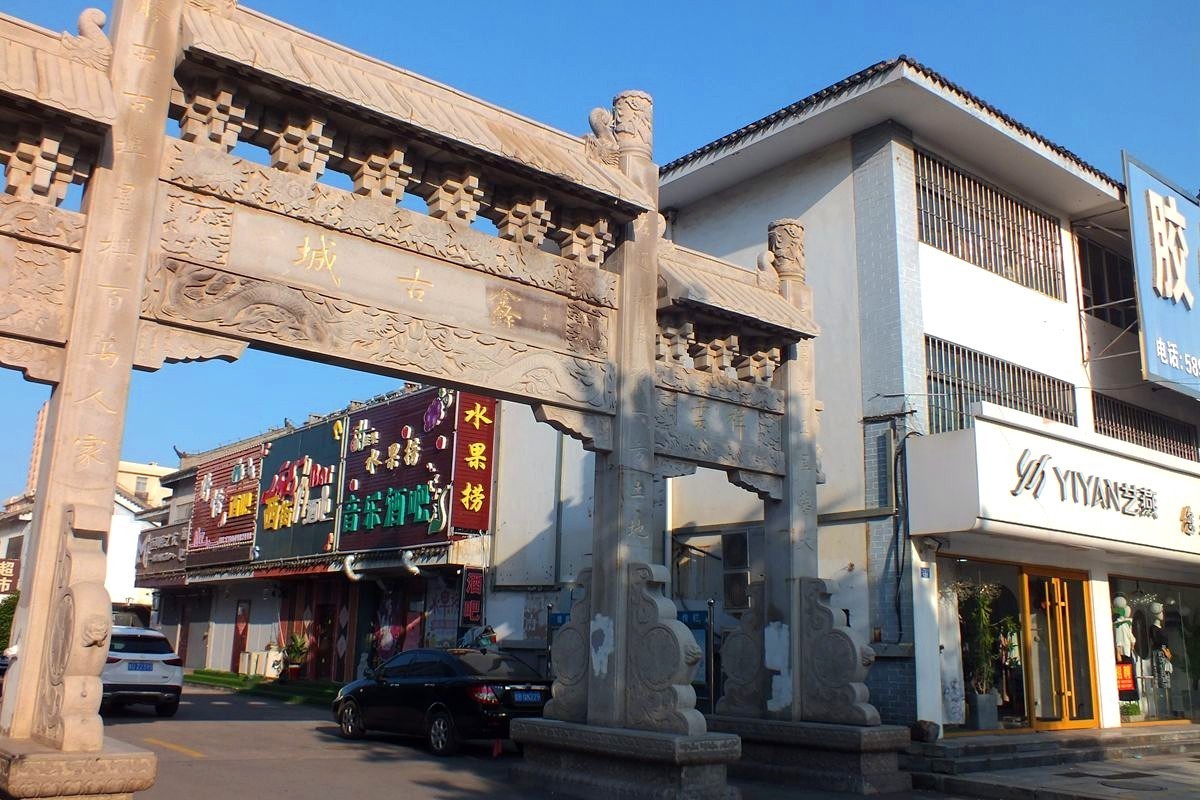 晴天傍晚的街拍