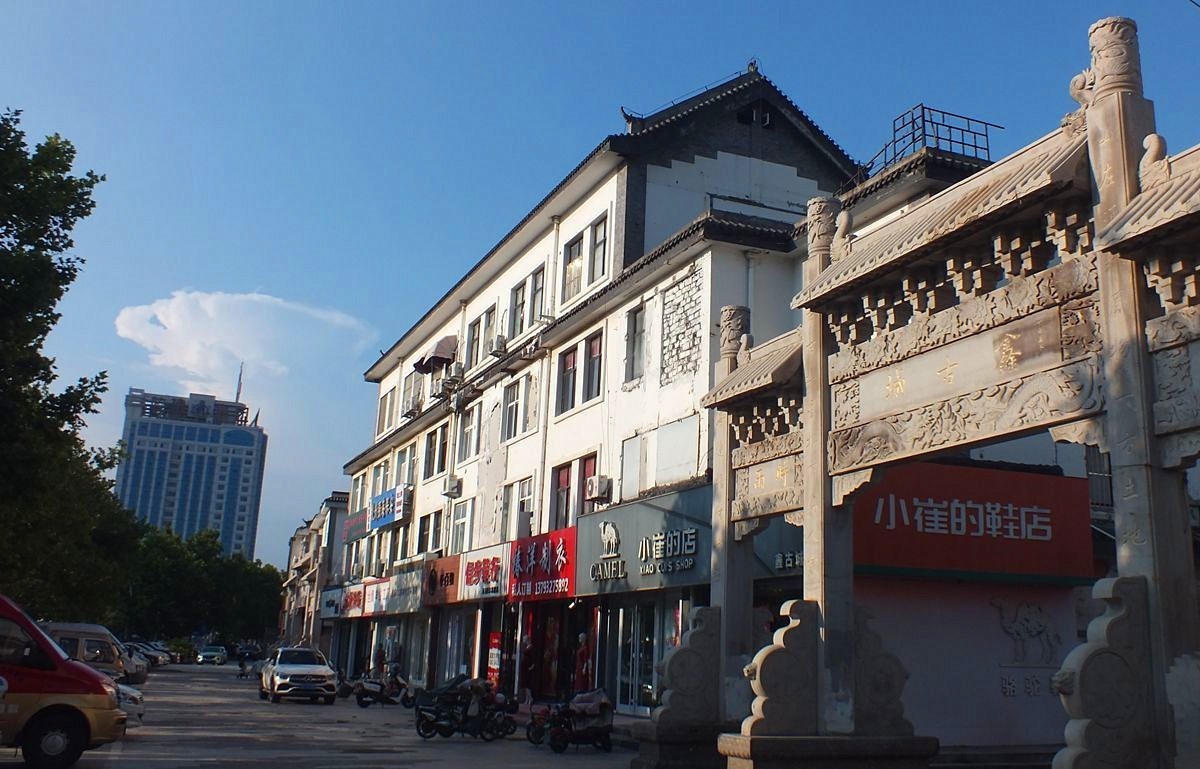 晴天傍晚的街拍