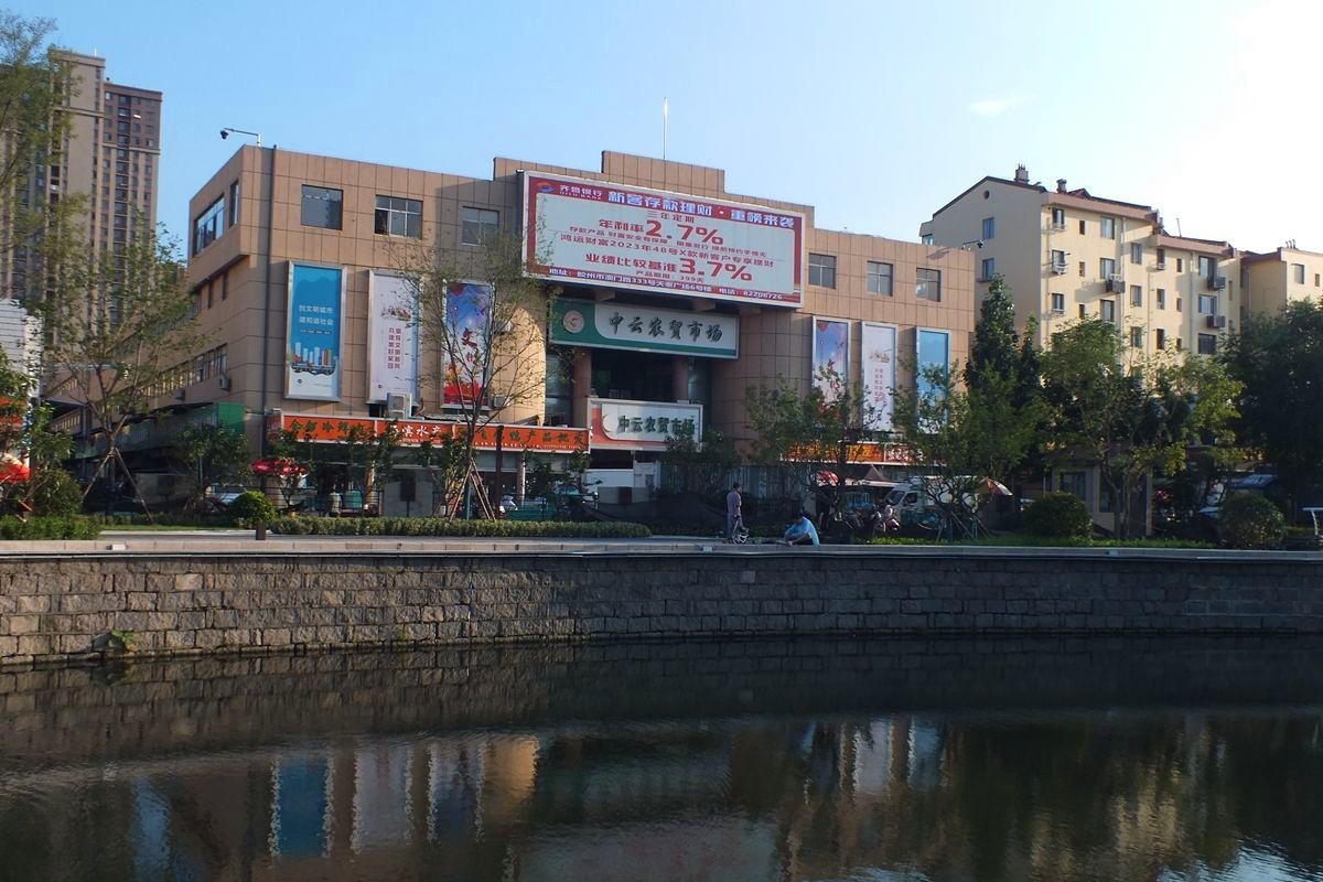 晴天傍晚的街拍