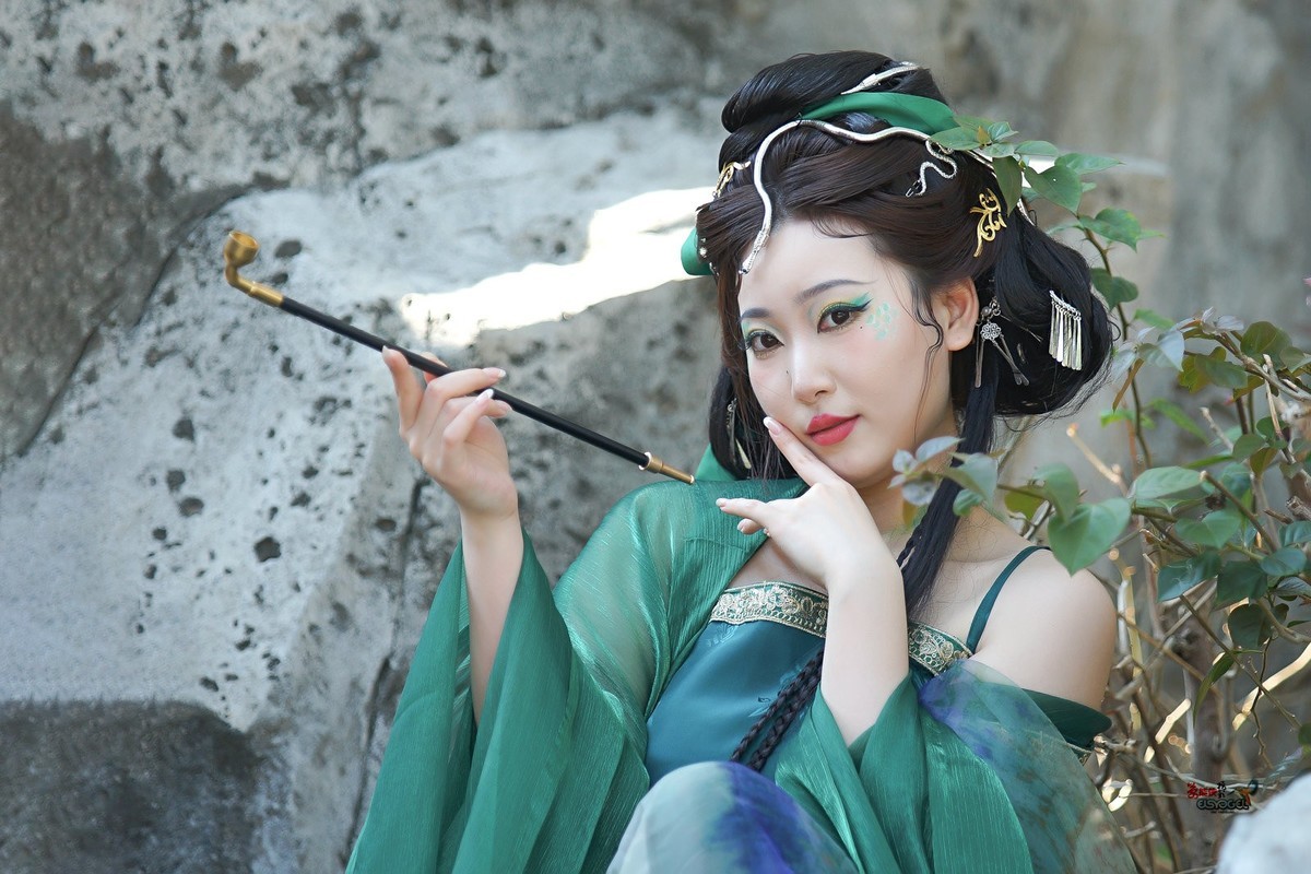 【魅惑青蛇妖】---小魚