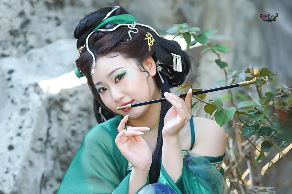 【魅惑青蛇妖】---小魚