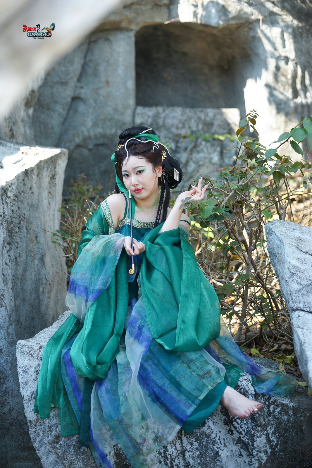 【魅惑青蛇妖】---小魚