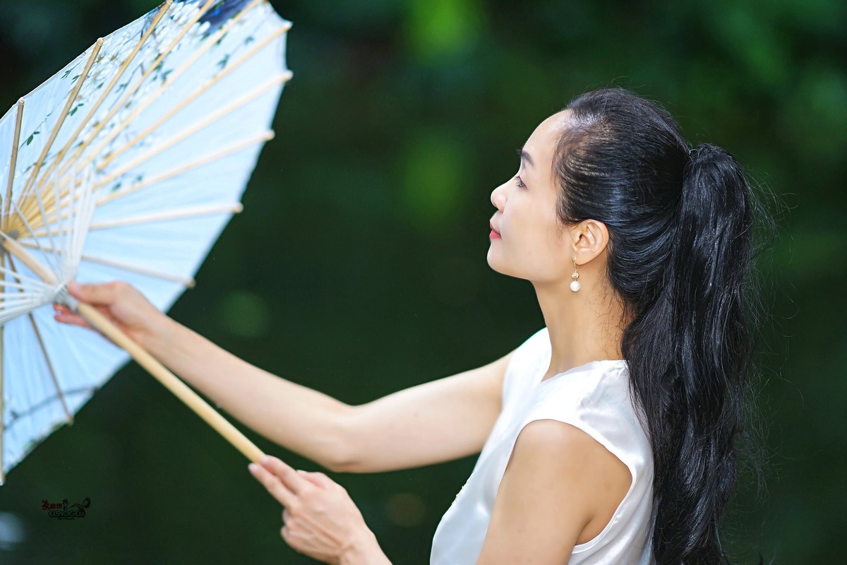 【天青色等烟雨】---小杨