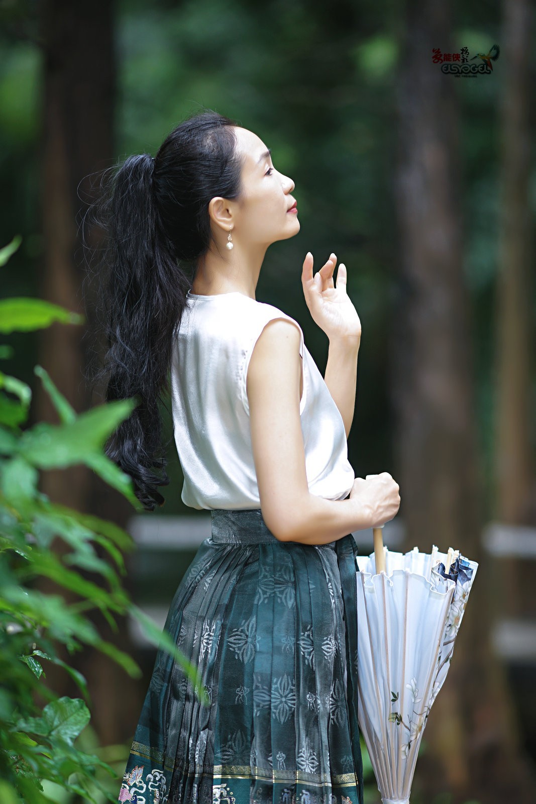 【天青色等烟雨】---小杨