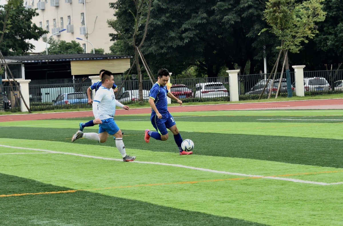 绿茵场上——成飞职工足球赛【5】