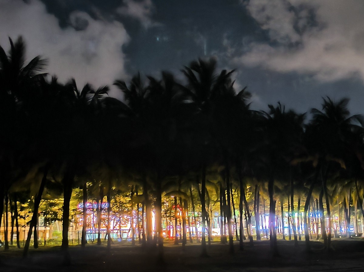 2024夏 海南环岛行（108）三亚湾的夜景