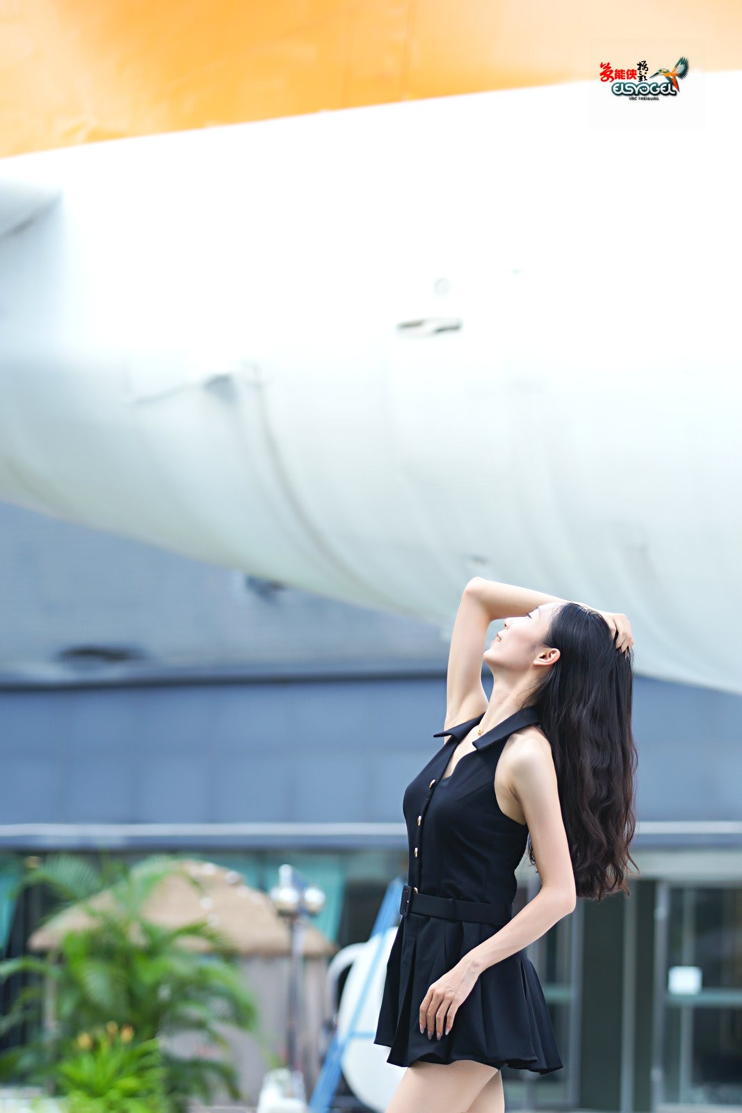 【飞机底部少女】---姗姗