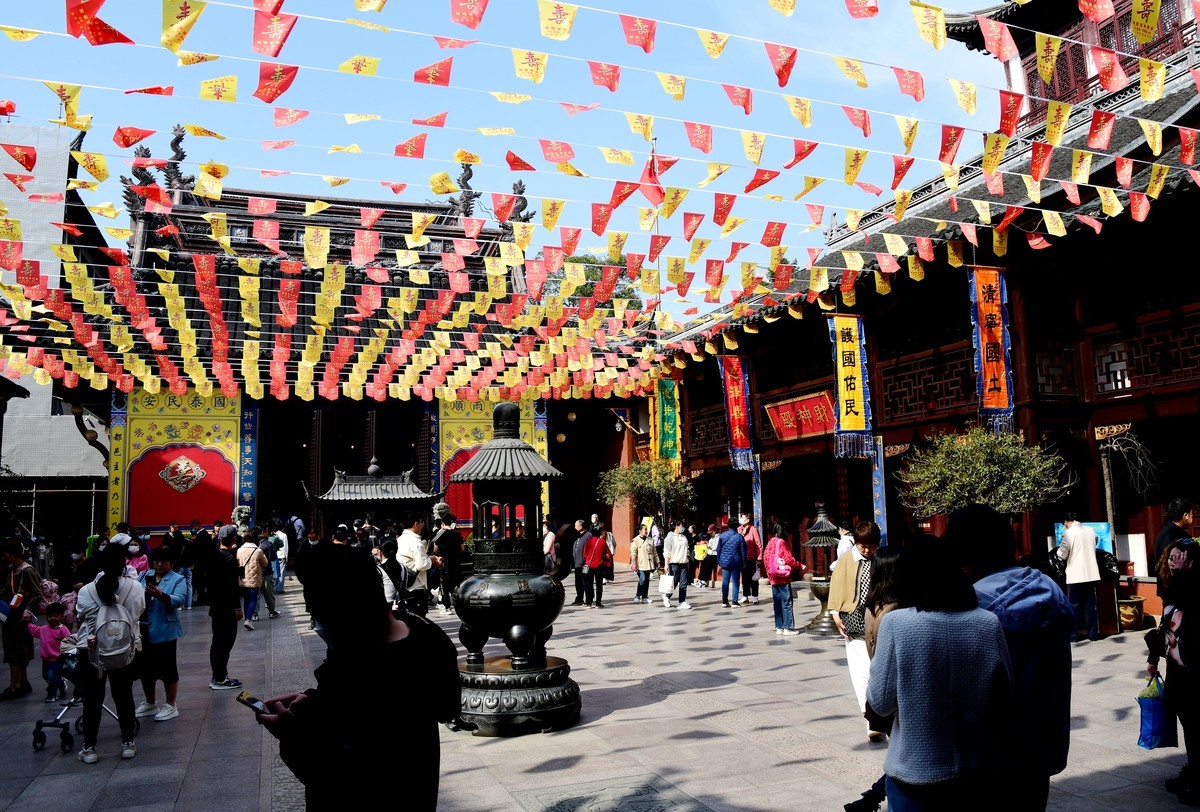 云南 上海游之五十(完结篇) — 上海老城隍庙街游拍