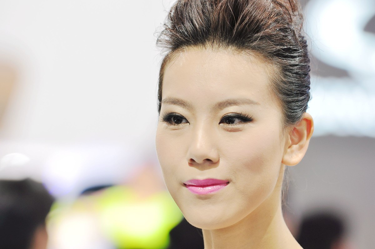 一组十年前D90 70-200 2.8 原片直出上海车展模特八