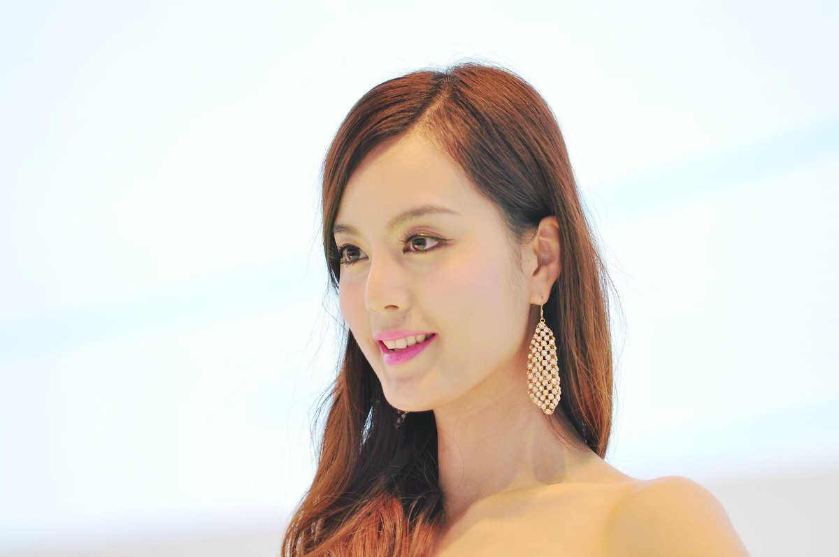 一组十年前D90 70-200 2.8 原片直出上海车展模特八