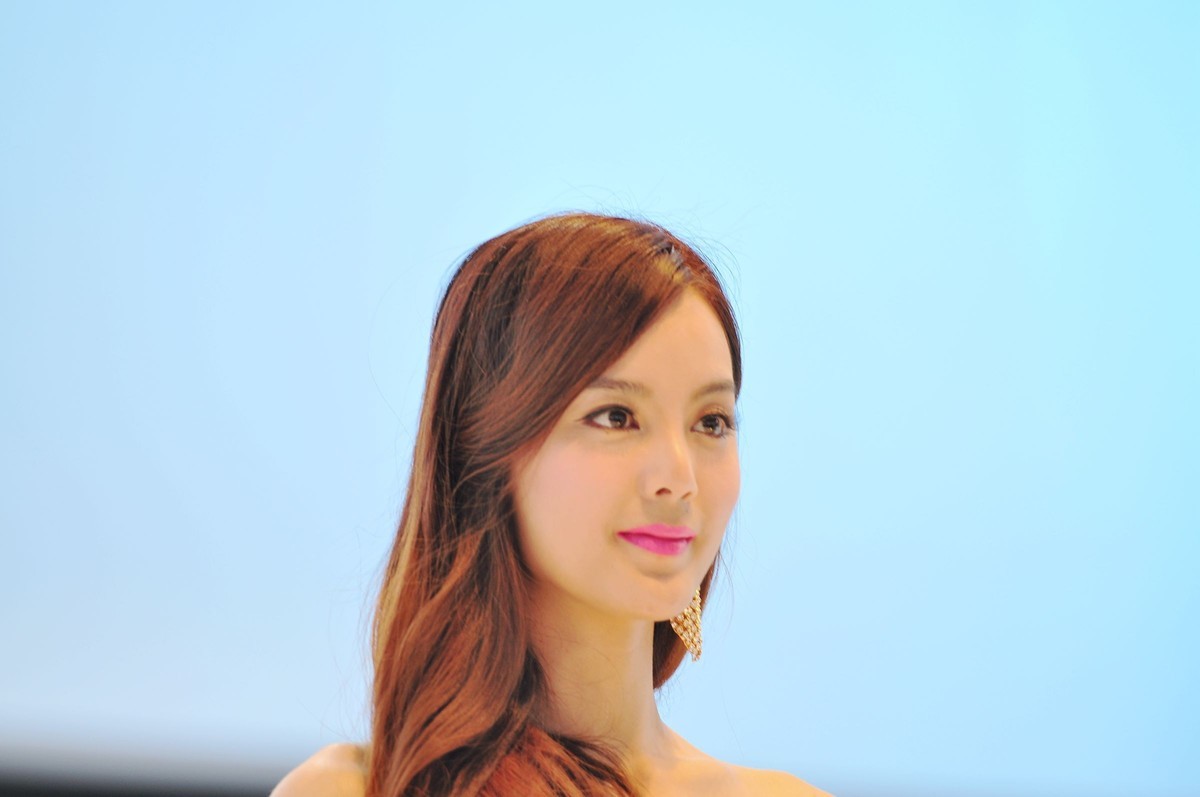 一组十年前D90 70-200 2.8 原片直出上海车展模特八