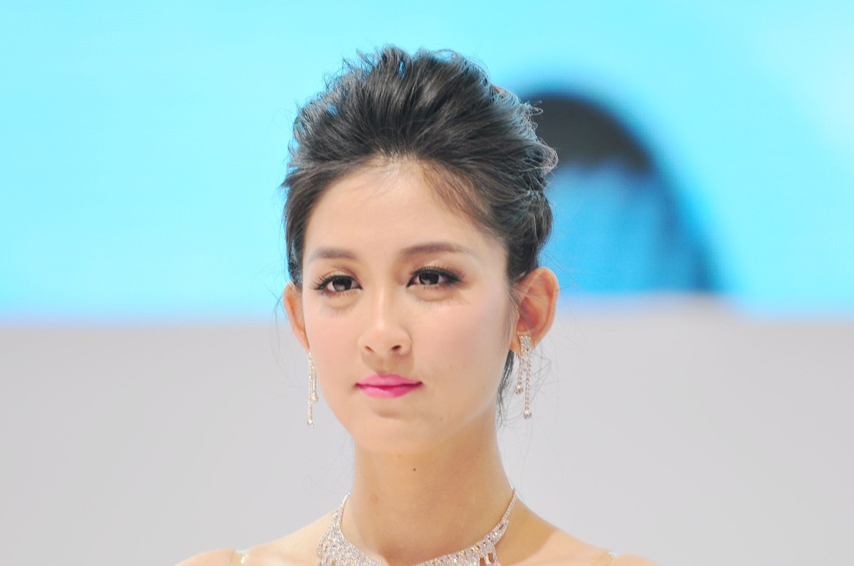 一组十年前D90 70-200 2.8 原片直出上海车展模特八