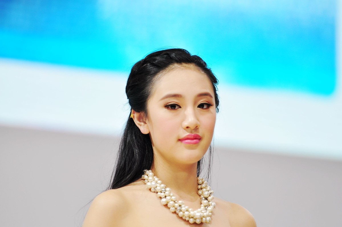 一组十年前D90 70-200 2.8 原片直出上海车展模特八