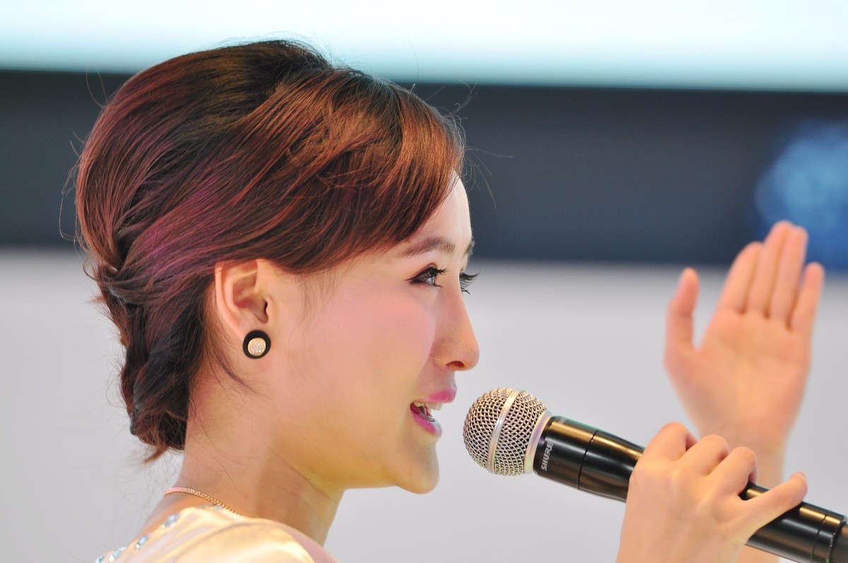 一组十年前D90 70-200 2.8 原片直出上海车展模特八