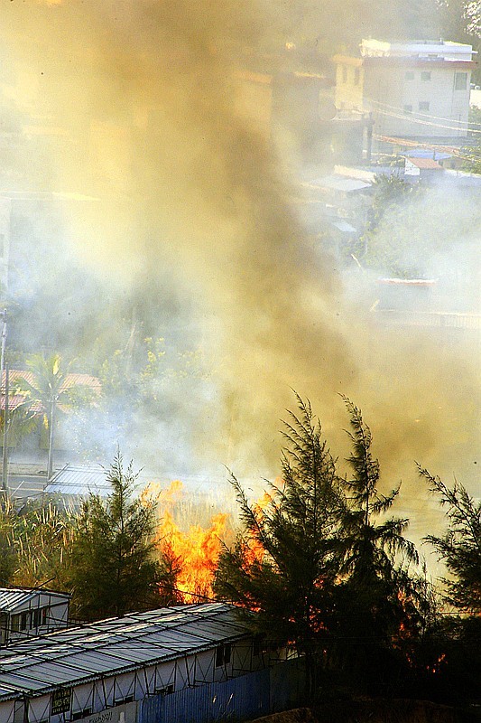 《不老松：忆海南游记》（12）真着火了！來了两部救火车才把火撲灭！