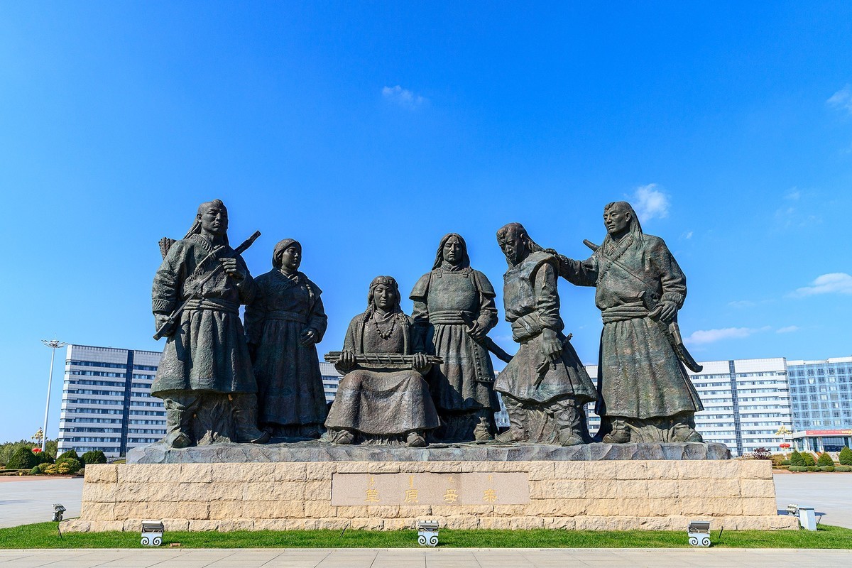 旅游记录：内蒙古 · 鄂尔多斯 · 城市广场