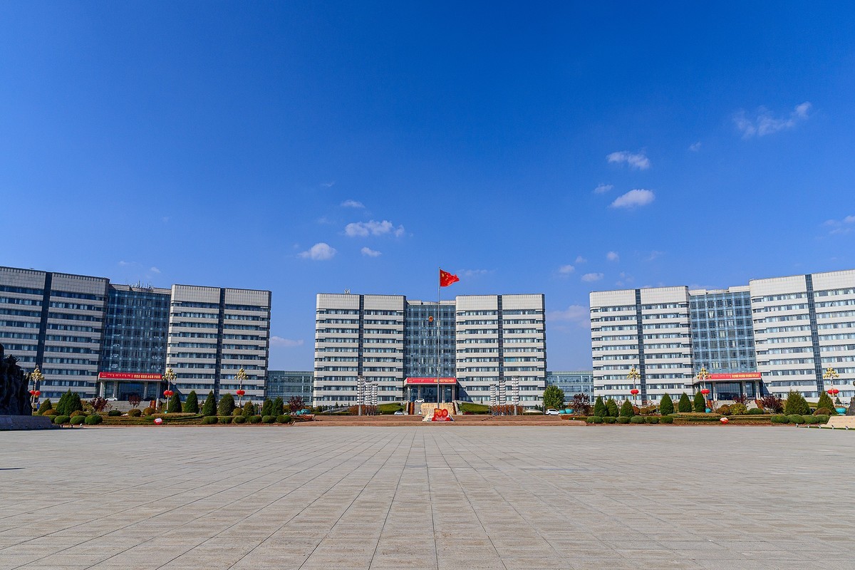 旅游记录：内蒙古 · 鄂尔多斯 · 城市广场