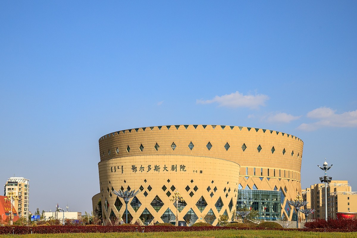 旅游记录：内蒙古 · 鄂尔多斯 · 城市广场