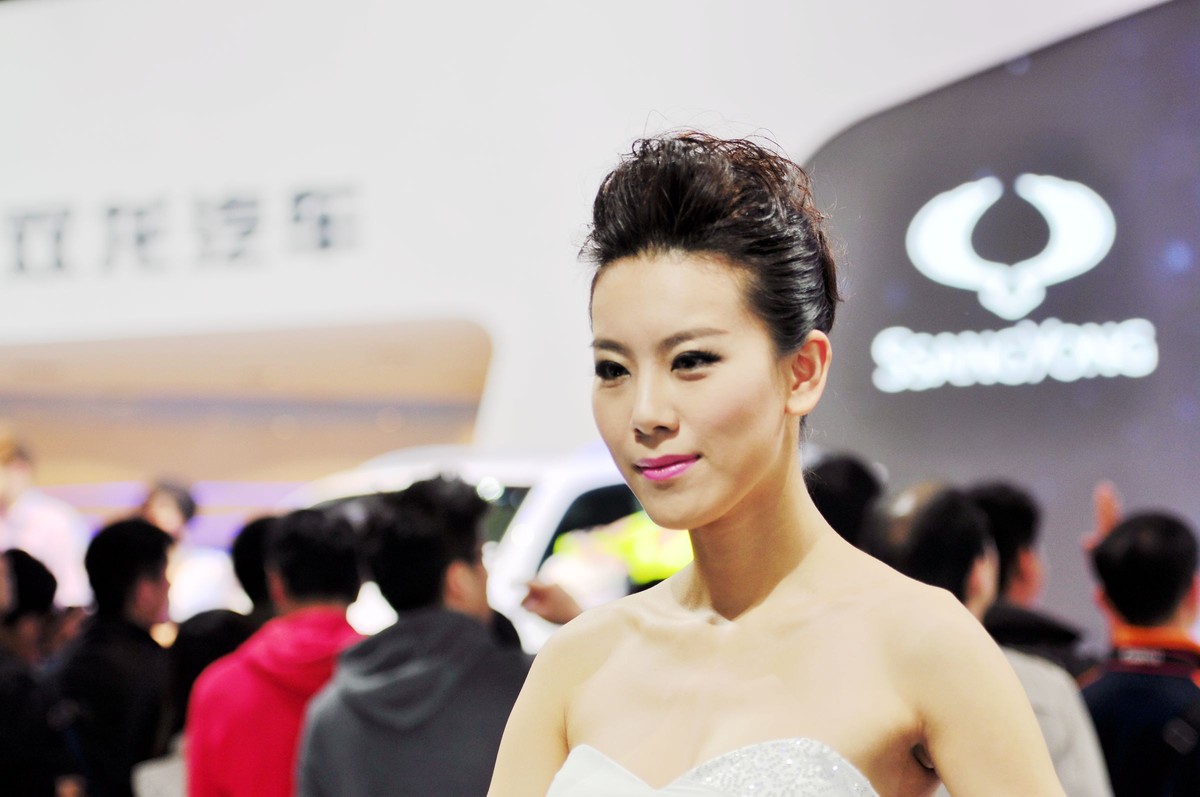 一组十年前D90 70-200 2.8 原片直出上海车展模特八