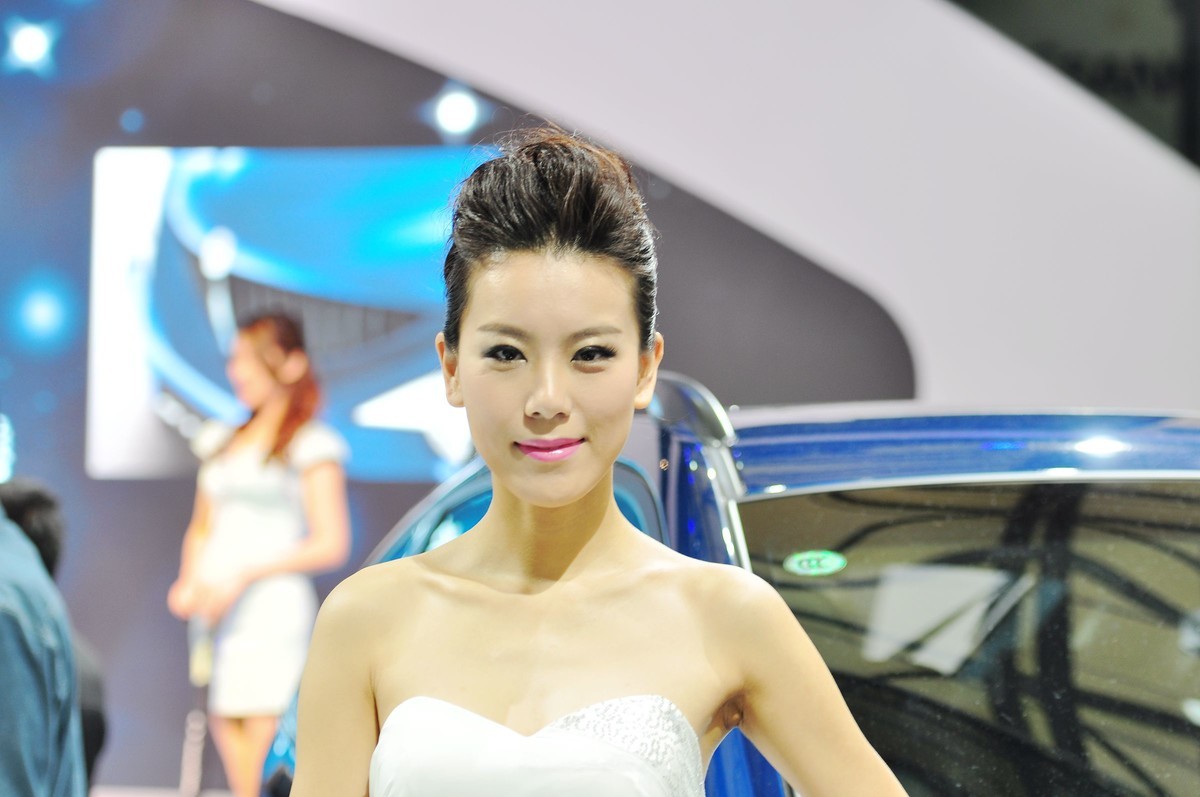 一组十年前D90 70-200 2.8 原片直出上海车展模特八