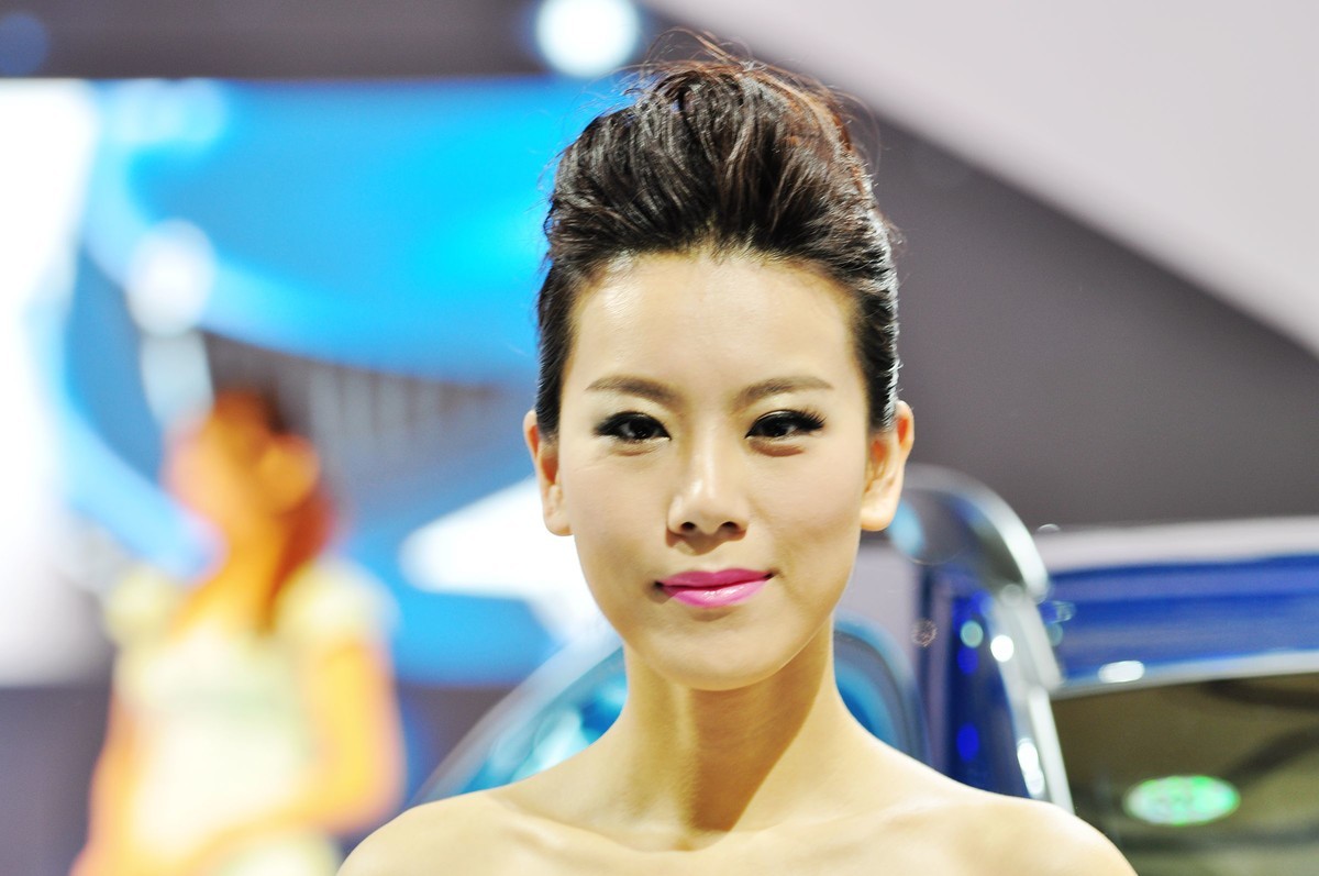 一组十年前D90 70-200 2.8 原片直出上海车展模特八