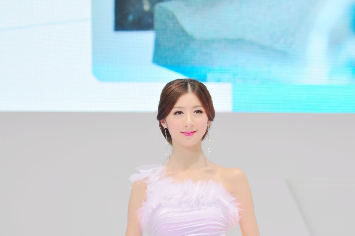 一组十年前D90 70-200 2.8 原片直出上海车展模特八