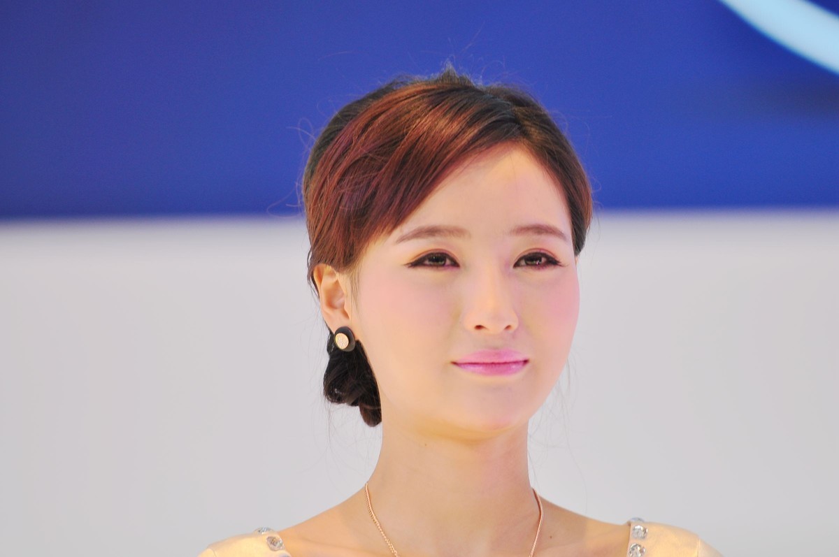 一组十年前D90 70-200 2.8 原片直出上海车展模特八