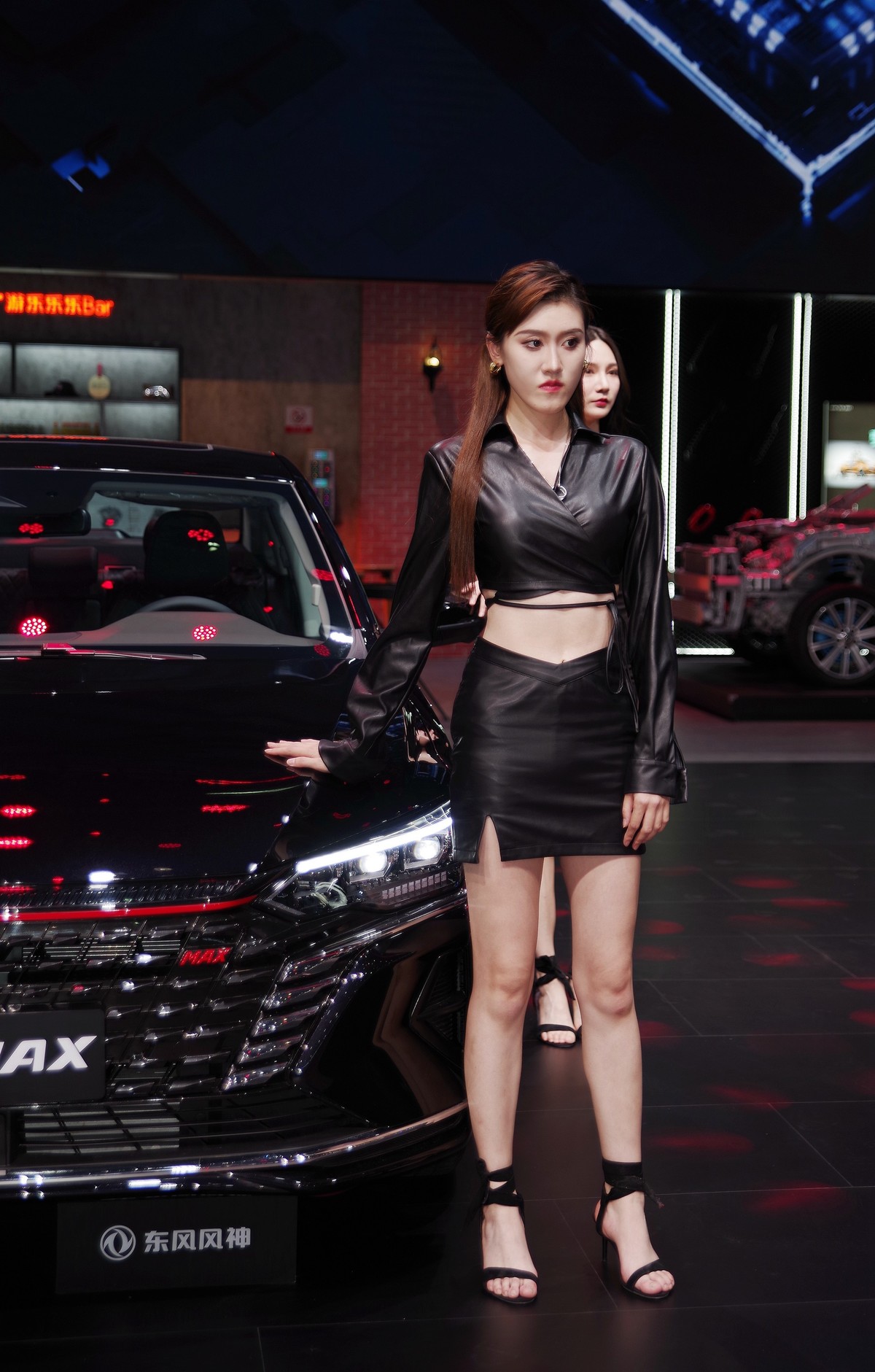 室内人像---车展中的美模！