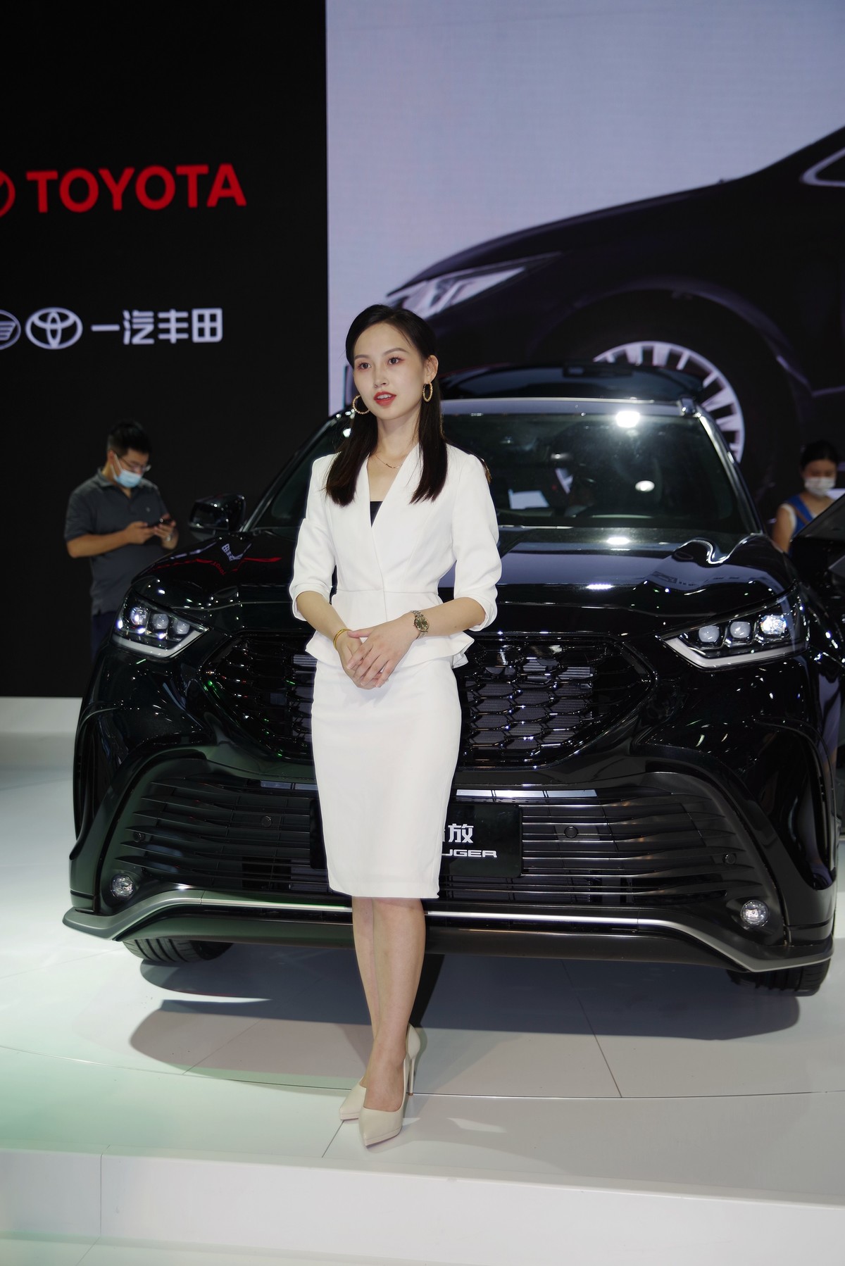 室内人像---车展中的美模！