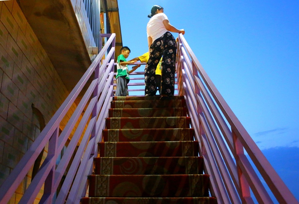 《不老松：纪实摄影》二游东戴河：我们入住：80后渔家院！