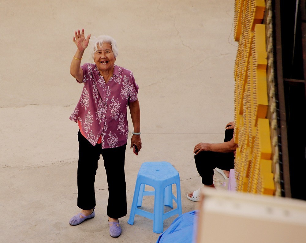 《不老松：纪实摄影》二游东戴河：我们入住：80后渔家院！