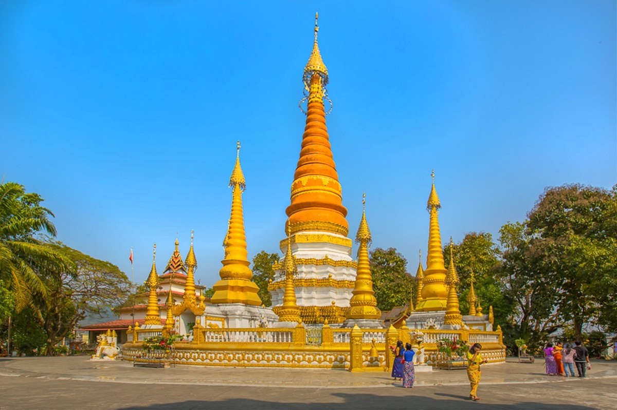 2025-04-10云南瑞丽姐勒金塔 （二）