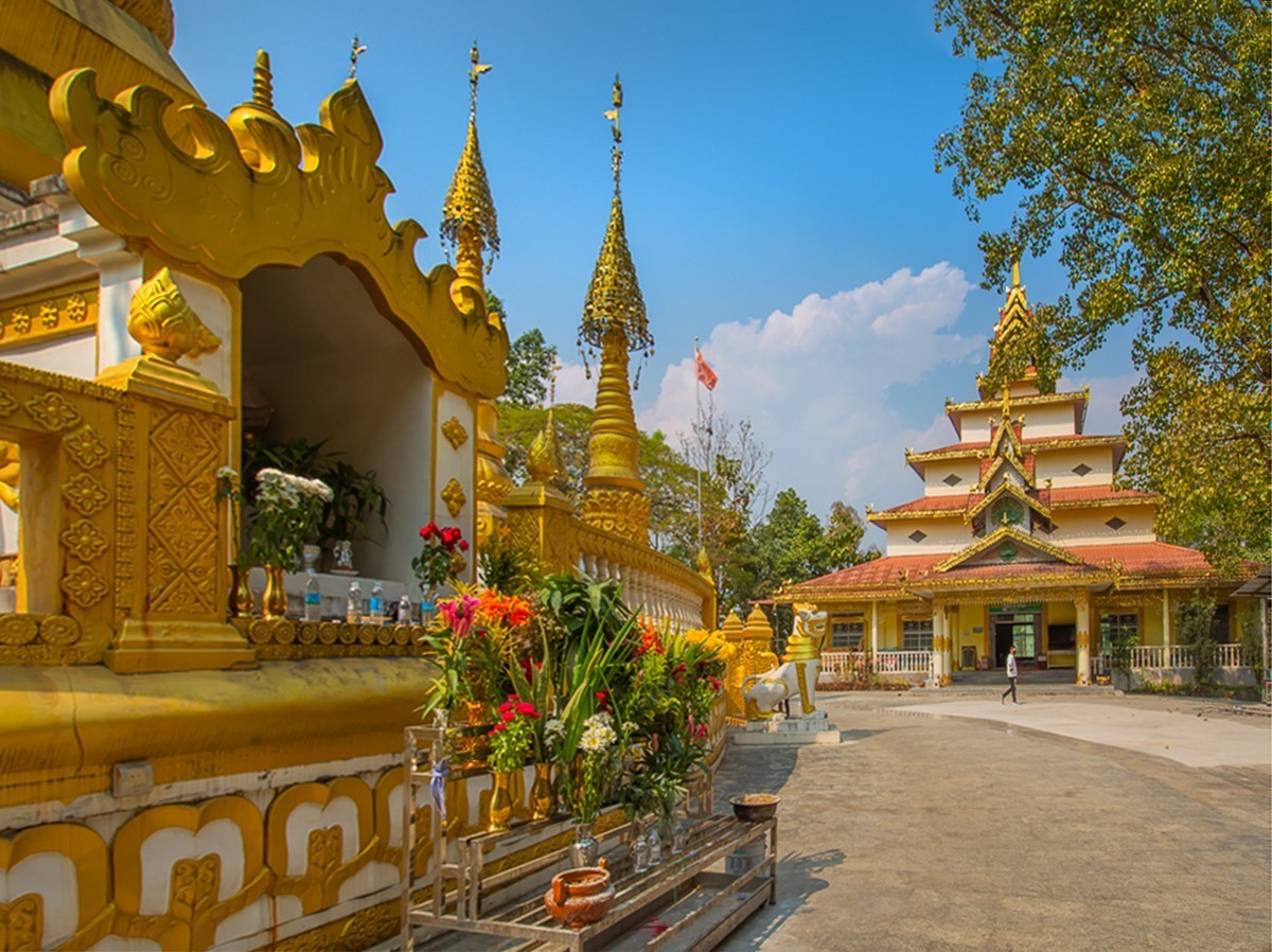 2025-04-10云南瑞丽姐勒金塔 （二）