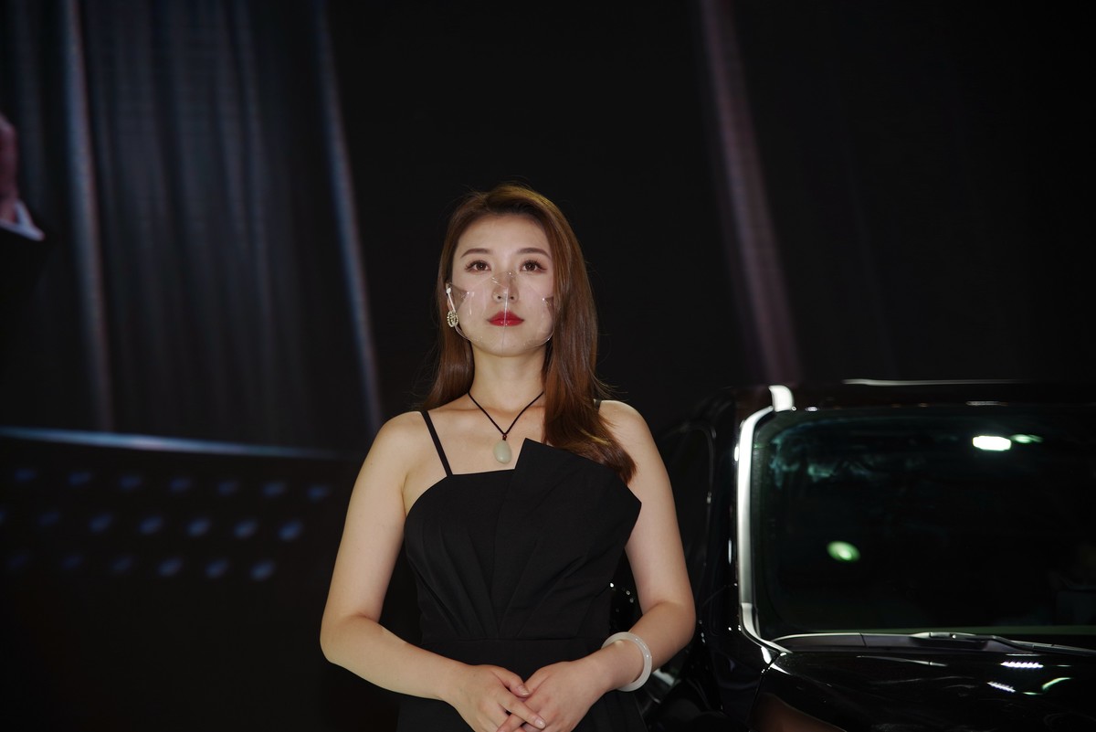 室内人像---车展中的美模！