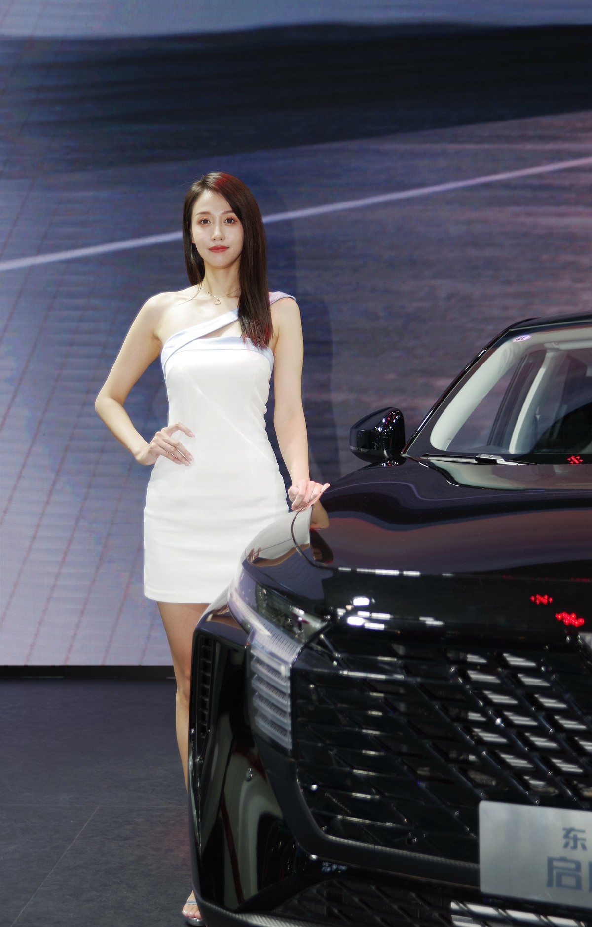 室内人像---车展中的美模！
