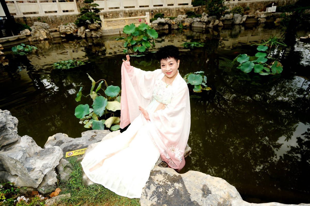 环境人像---古琴台的古装美女！