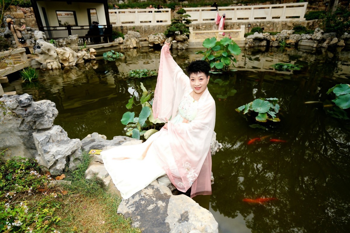 环境人像---古琴台的古装美女！