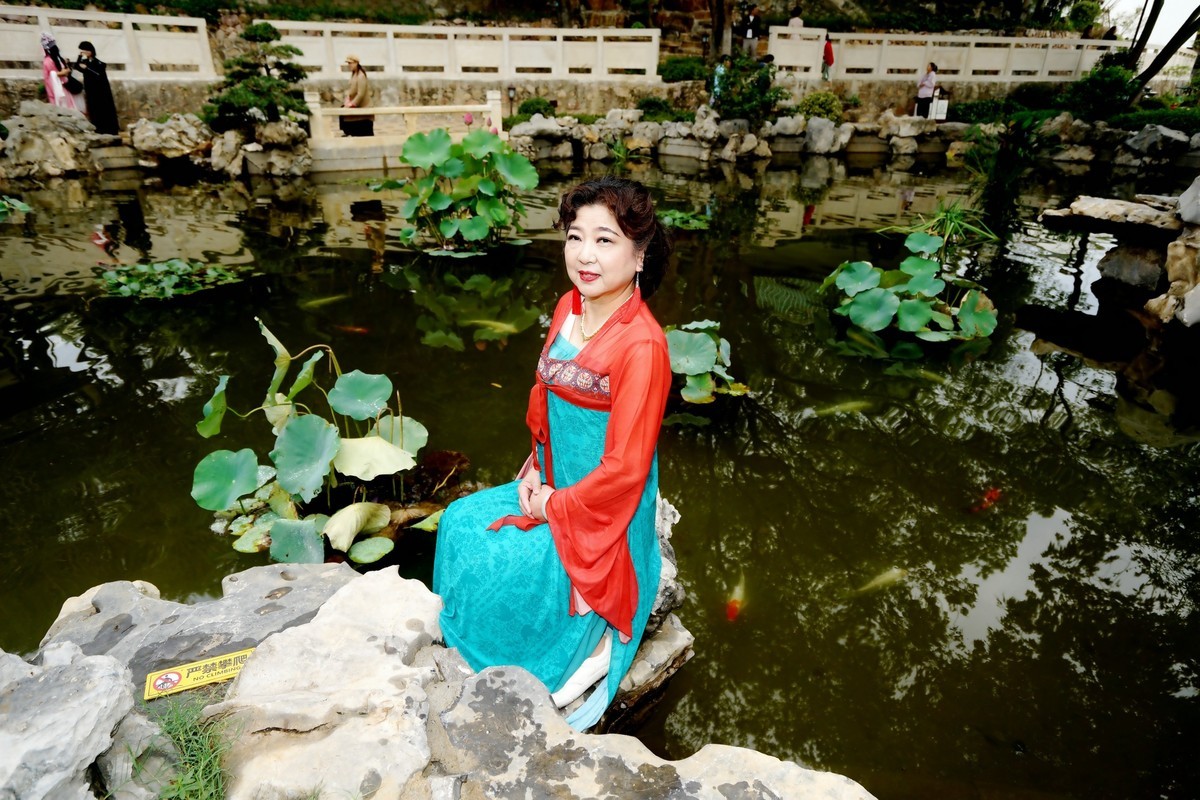 环境人像---古琴台的古装美女！