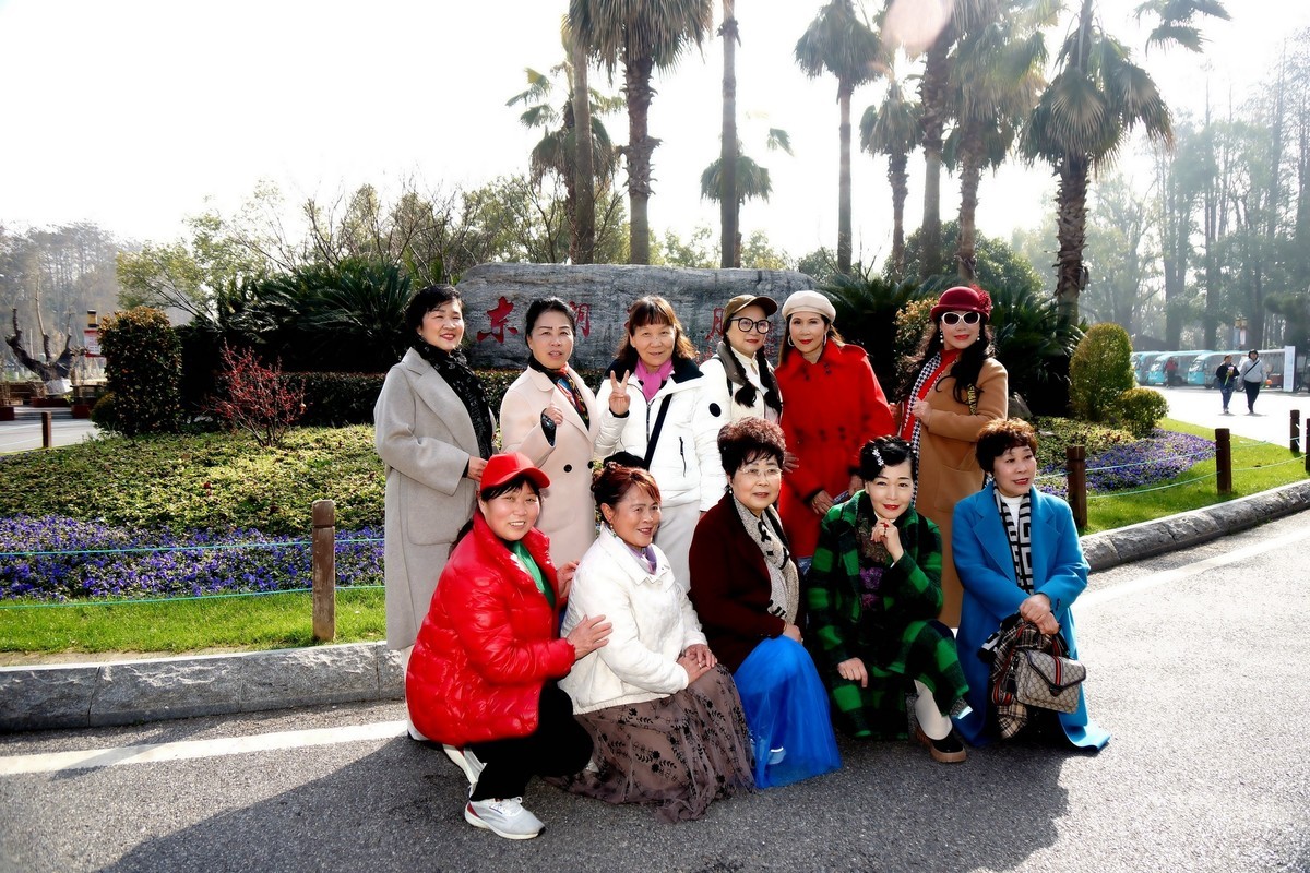 环境人像---东湖春游中的美女！