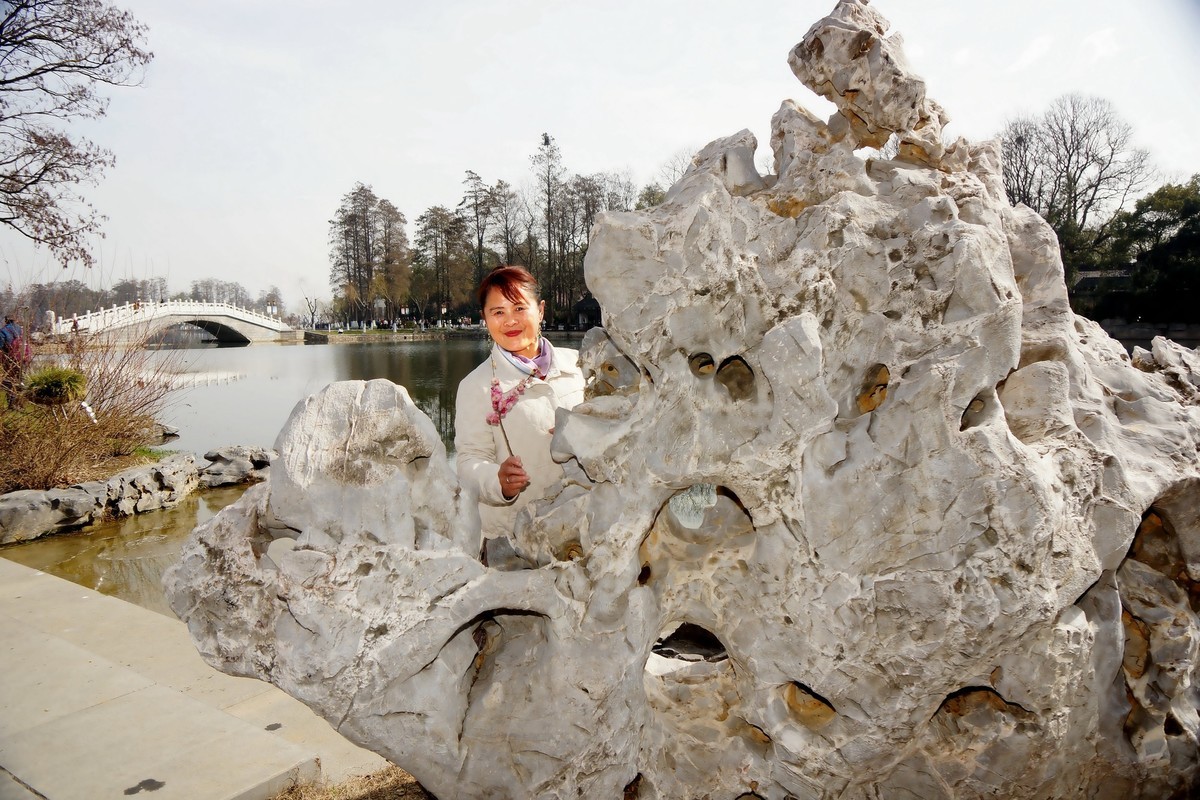 环境人像---东湖春游中的美女！