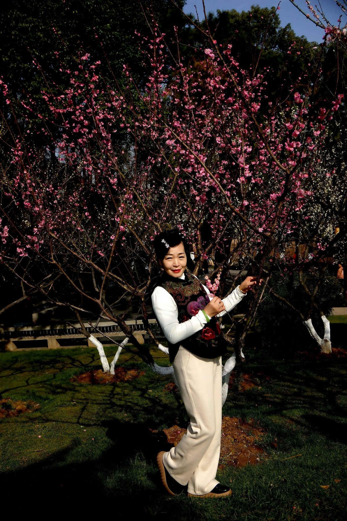 环境人像---东湖春游中的美女！