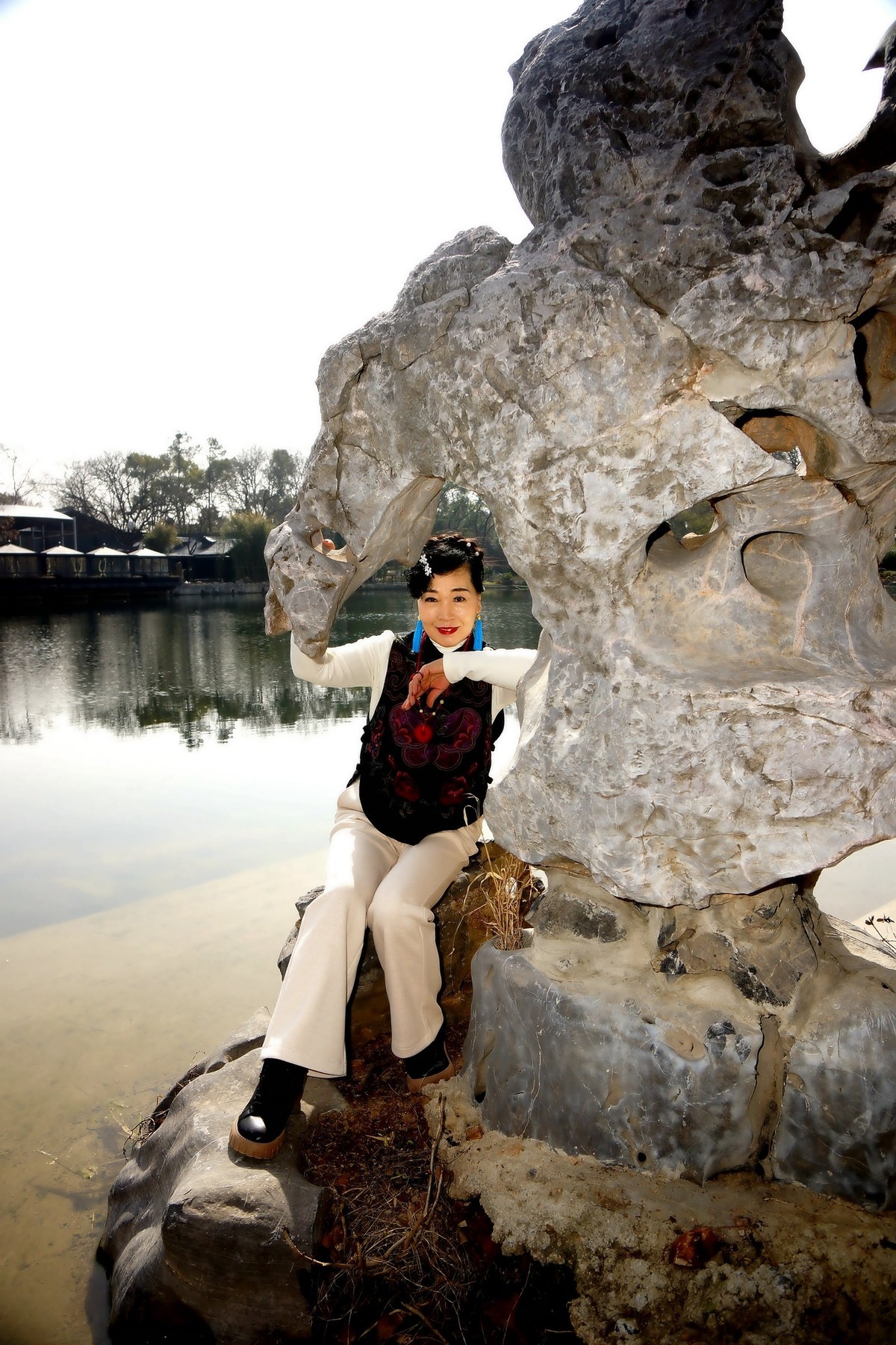 环境人像---东湖春游中的美女！